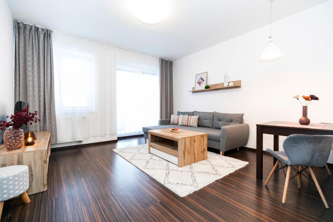 Alure Residences 3 & 24H Self Check-In, Parking In The Garage In The Apartment Building Included, New Building, Terrace, Green Location With A Forest Park With A Lake, Children'S Playground Banská Bystrica Exteriör bild