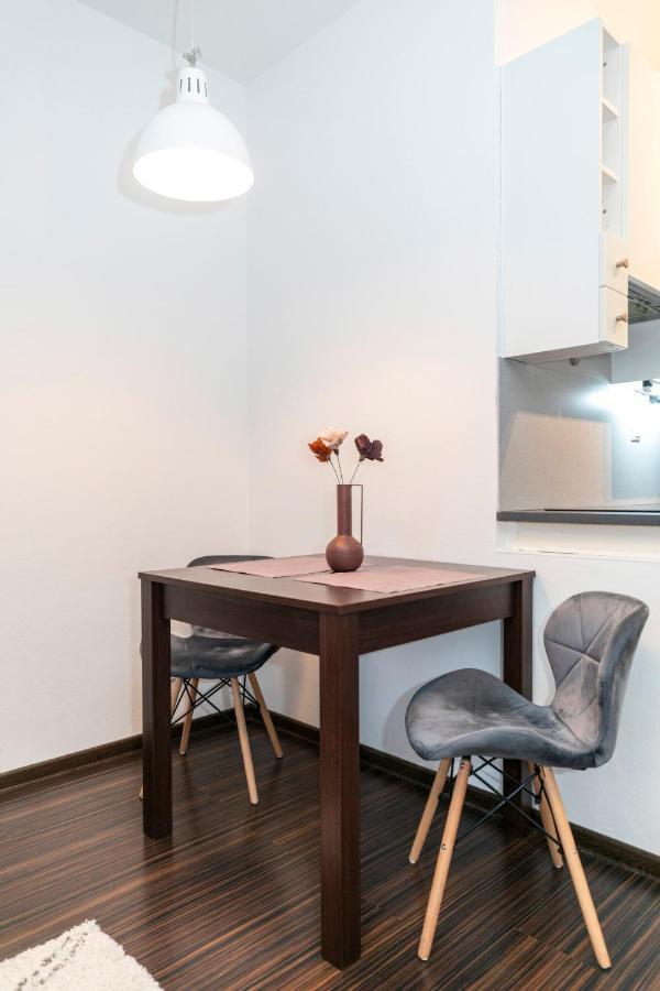 Alure Residences 3 & 24H Self Check-In, Parking In The Garage In The Apartment Building Included, New Building, Terrace, Green Location With A Forest Park With A Lake, Children'S Playground Banská Bystrica Exteriör bild